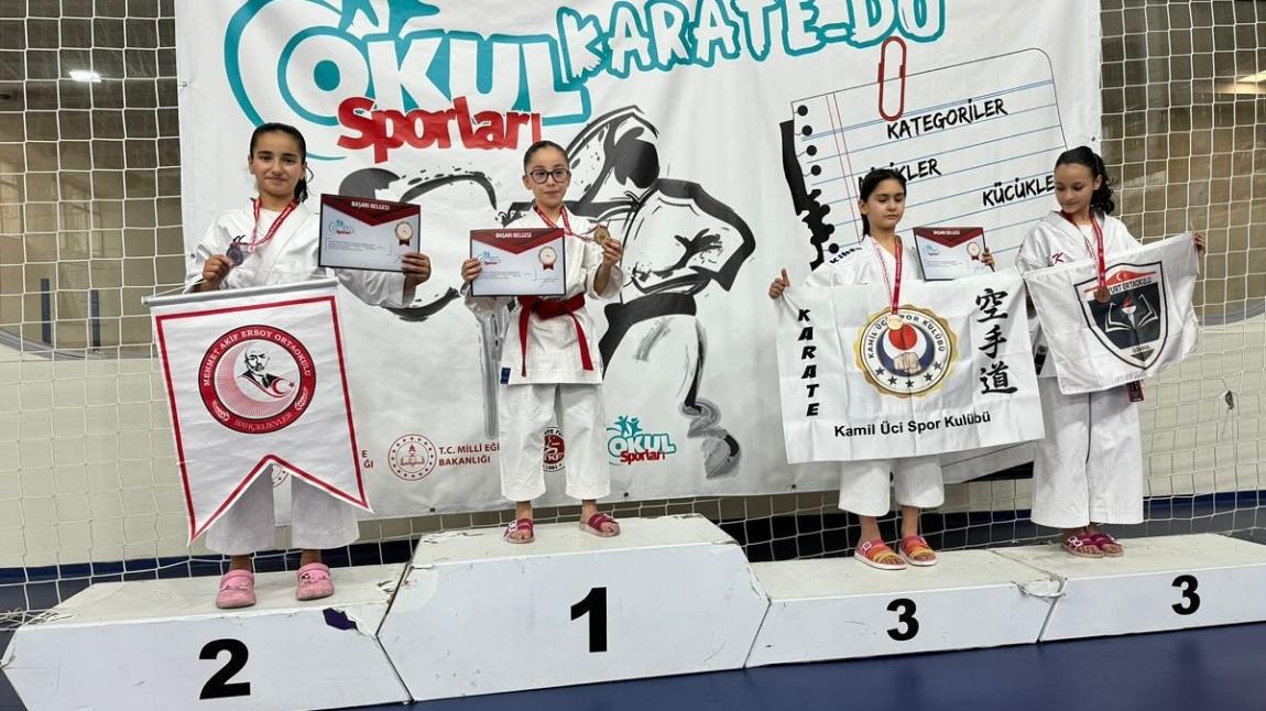 Okul Sporları Karate Branşında öğrencimiz Azra Meliha Darğın İstanbul 2. si oldu